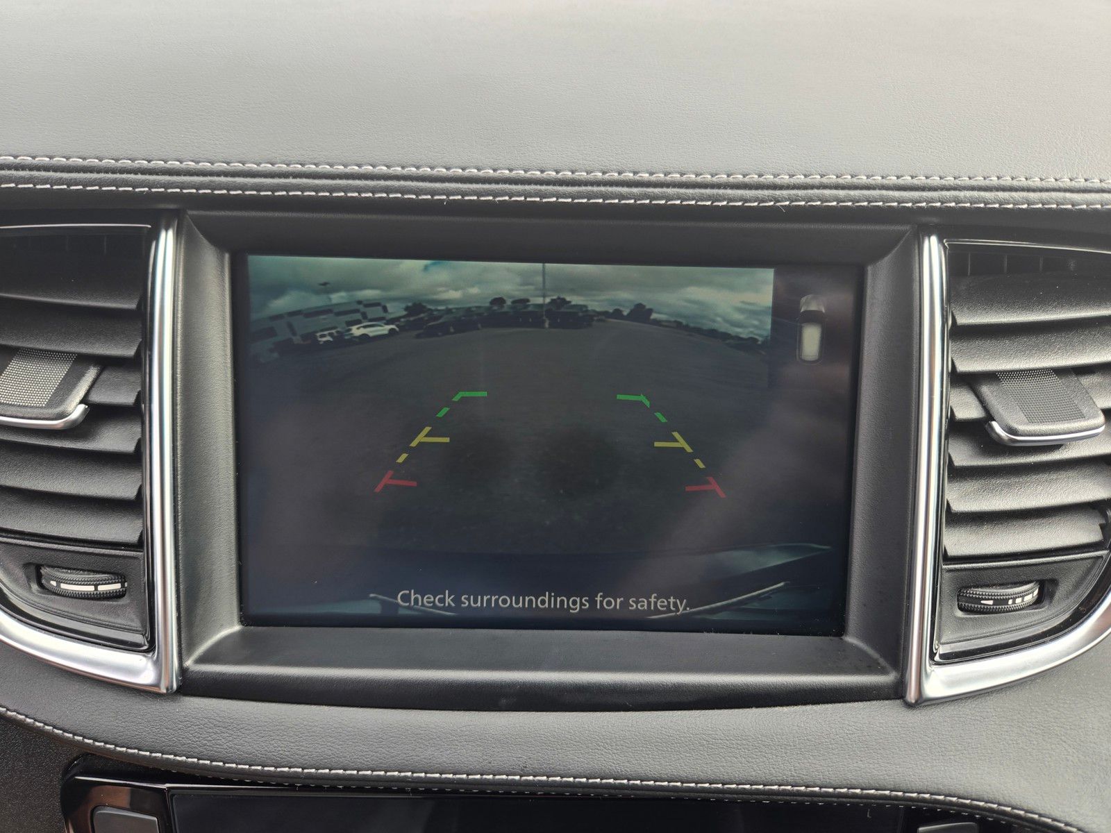 2022 Infiniti QX50 Luxe photo 18