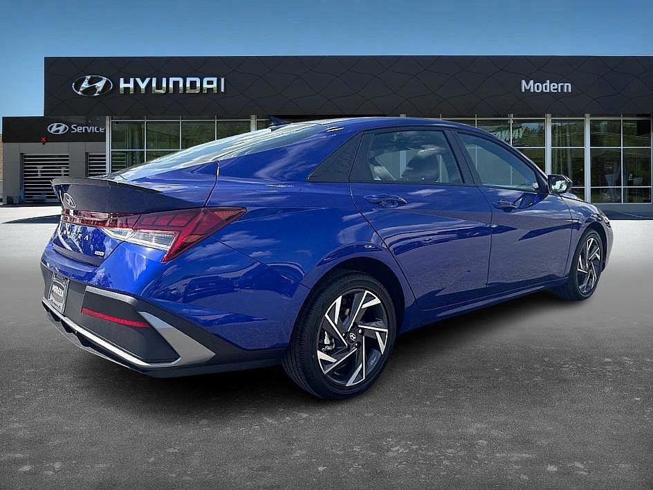 2025 Hyundai Elantra Hybrid SEL Sport photo 3