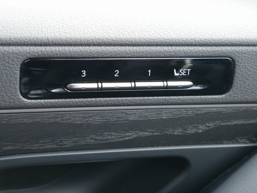 2024 Lexus LX 600 Luxury photo 34