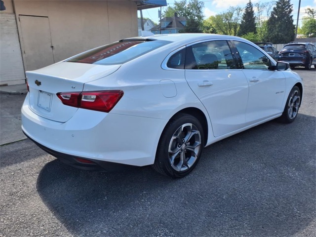 2023 Chevrolet Malibu 1LT photo 3