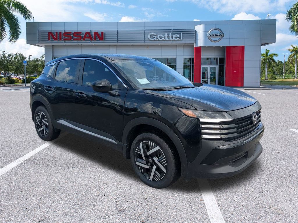 2025 Nissan Kicks SV photo 2