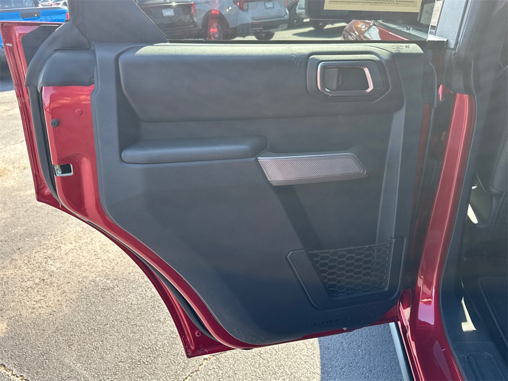 2021 Ford Bronco First Edition photo 20