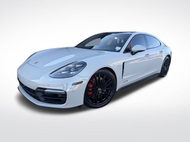 2019 Porsche Panamera GTS's photo