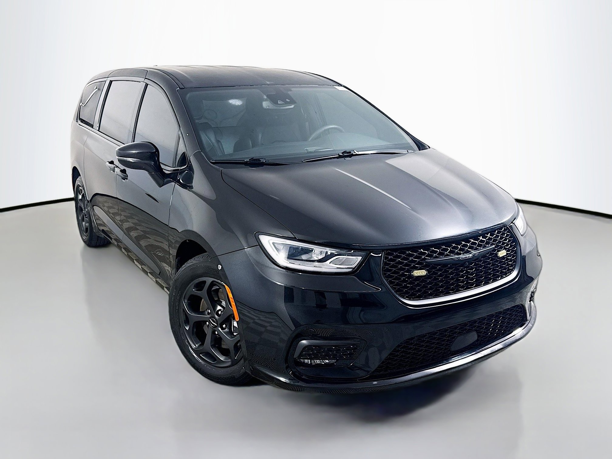 2022 Chrysler Pacifica Hybrid Touring L's photo