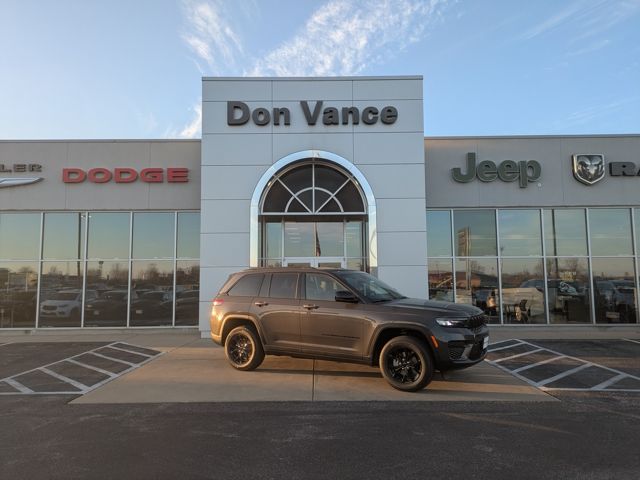 2025 Jeep Grand Cherokee Altitude's photo