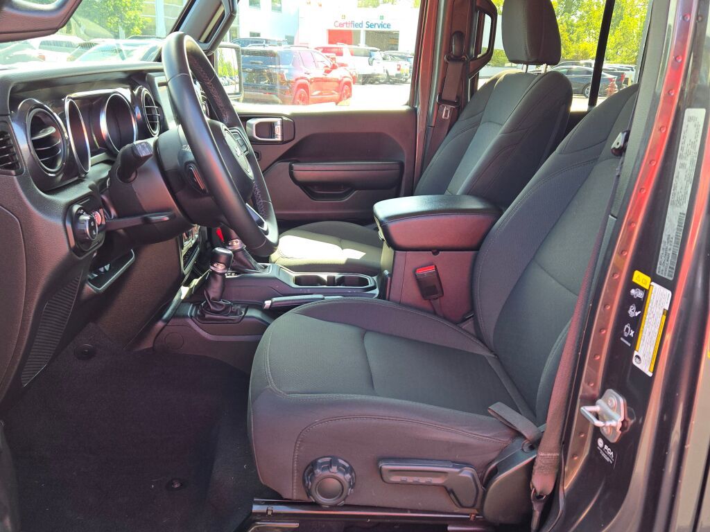 2022 Jeep Gladiator Altitude photo 26