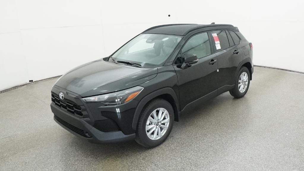 2026 Toyota Corolla Cross LE's photo