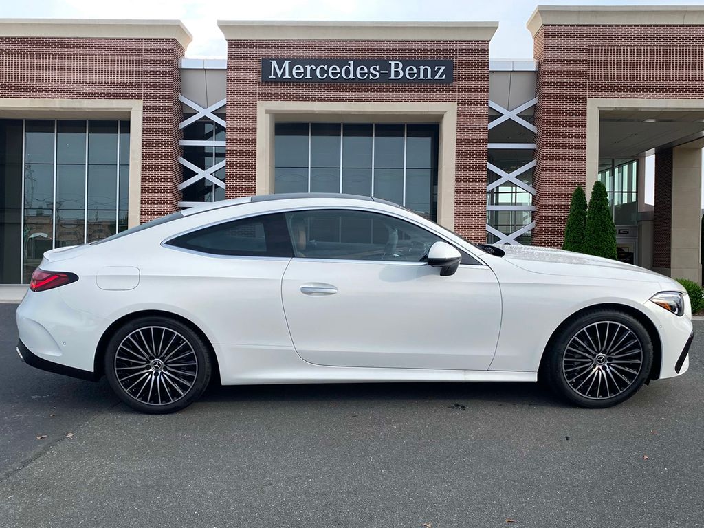 2025 Mercedes Benz CLE 300 4MATIC photo 4