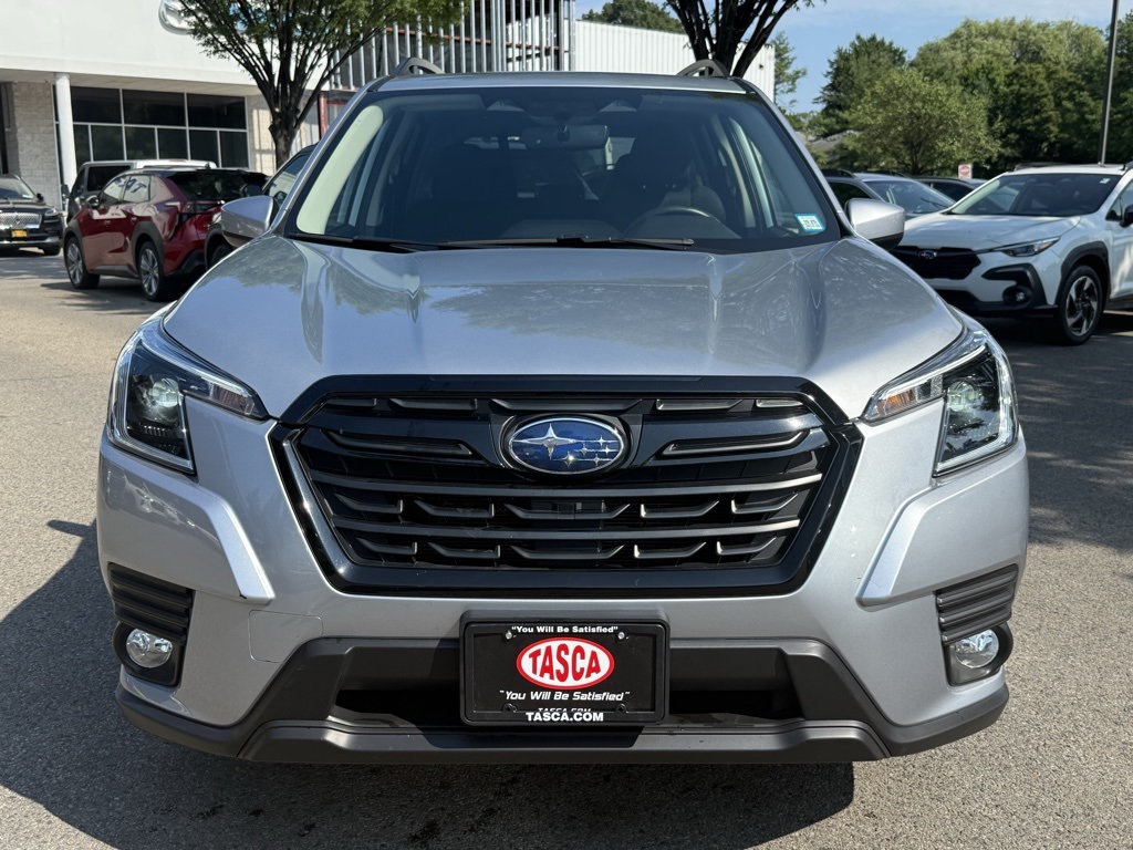 2022 Subaru Forester Premium photo 2