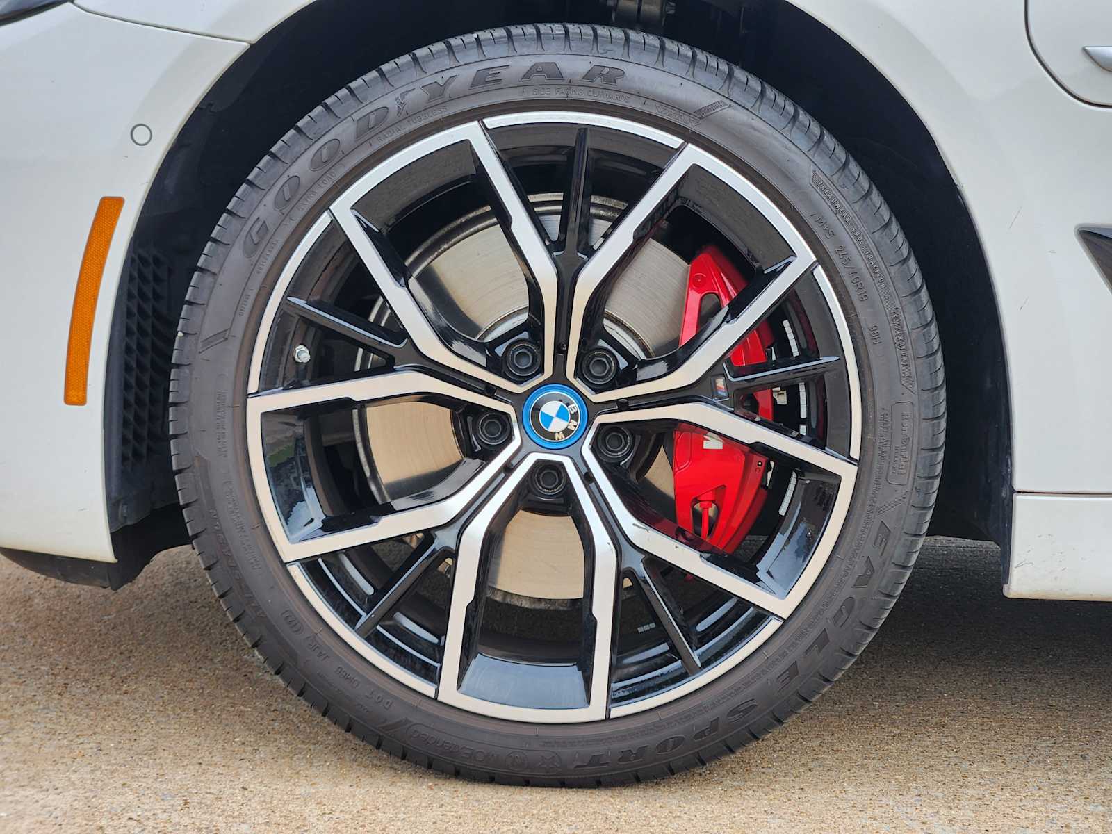 Certified Used 2023 Alpine White BMW 530e xDrive image 9