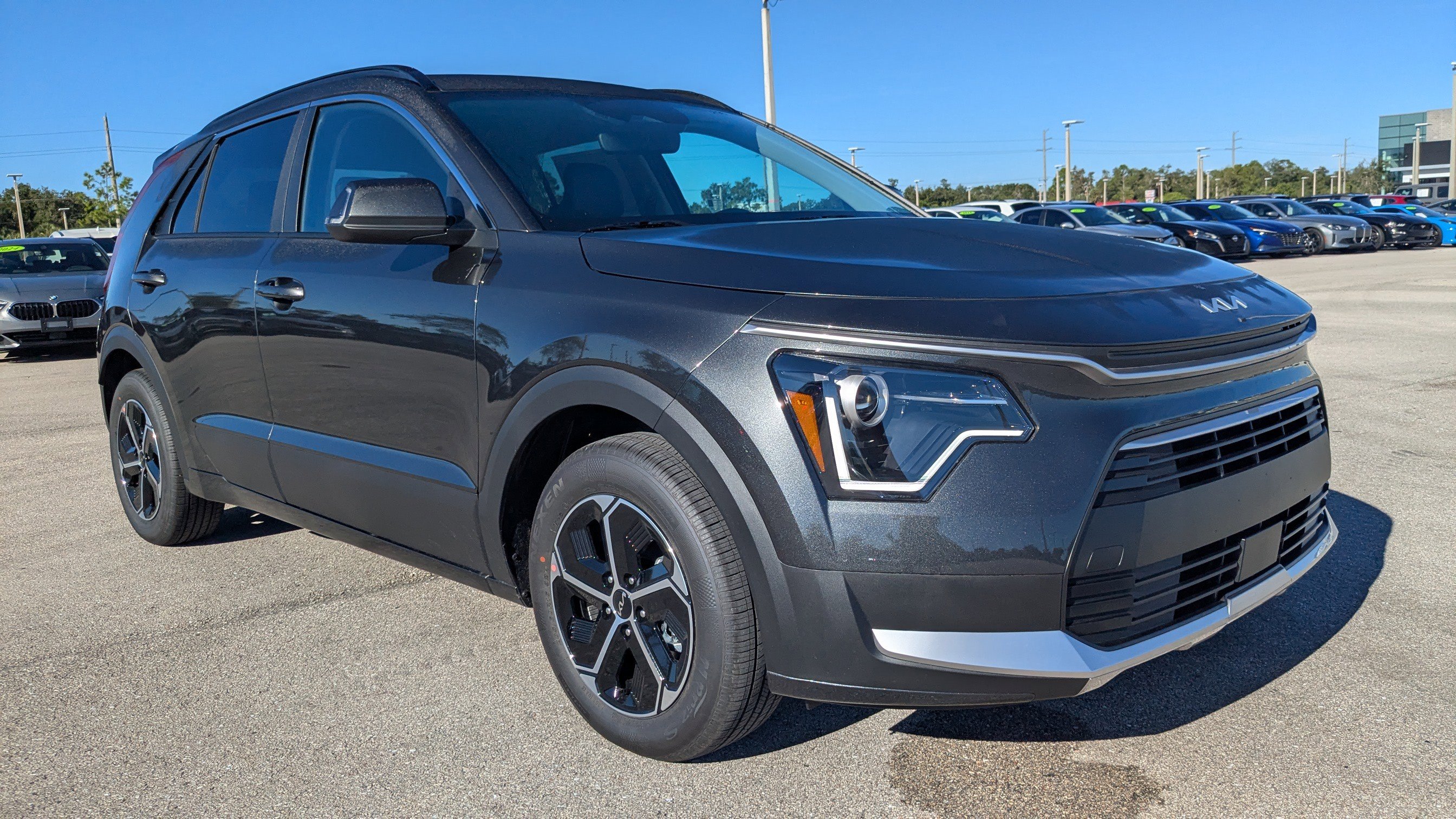 2025 Kia Niro Plug-In Hybrid EX photo 2
