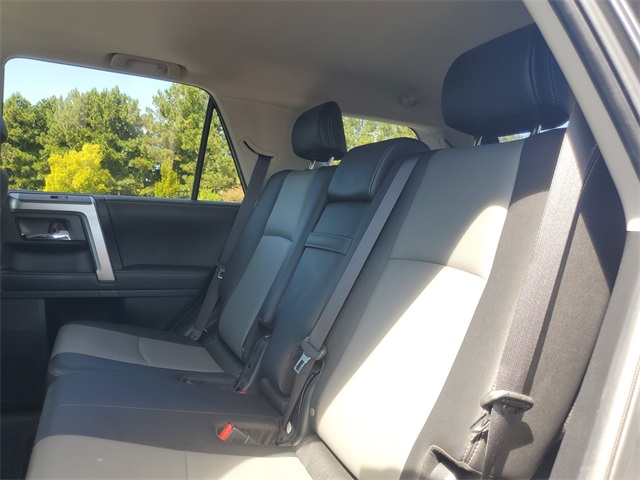 2020 Toyota 4Runner SR5 Premium photo 10