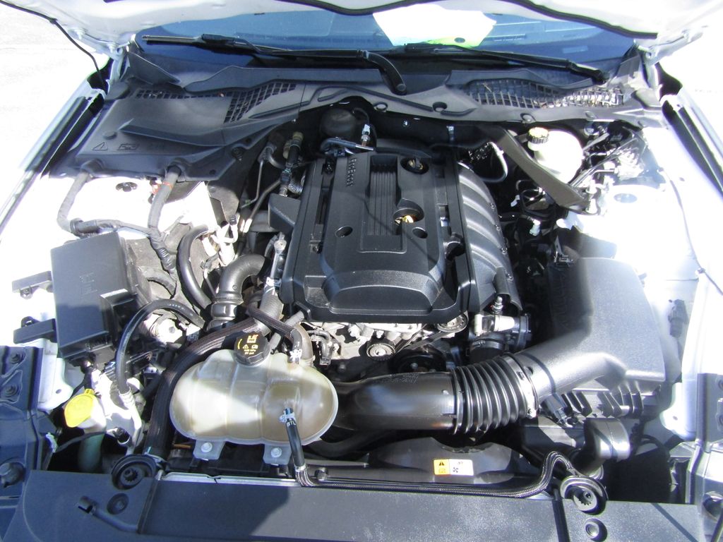 2017 Ford Mustang EcoBoost Premium photo 18