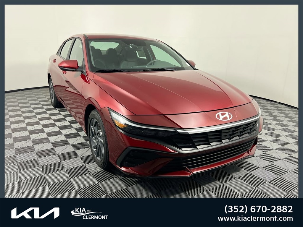 2024 Hyundai Elantra SEL's photo