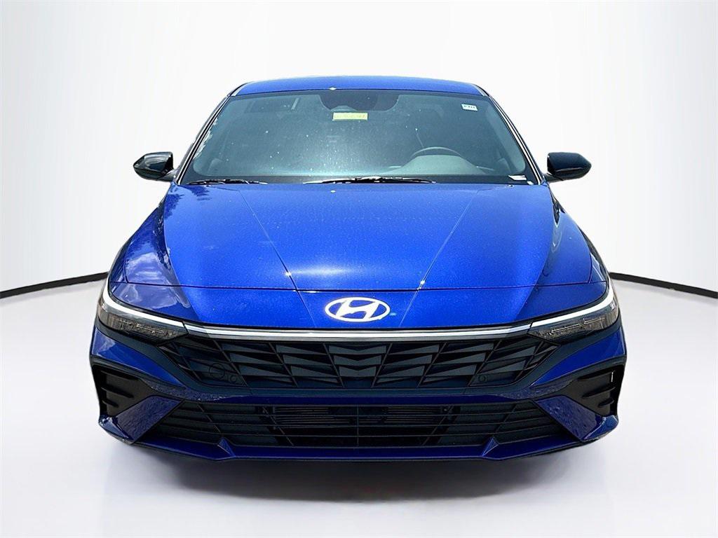 2025 Hyundai Elantra Hybrid SEL Sport photo 2