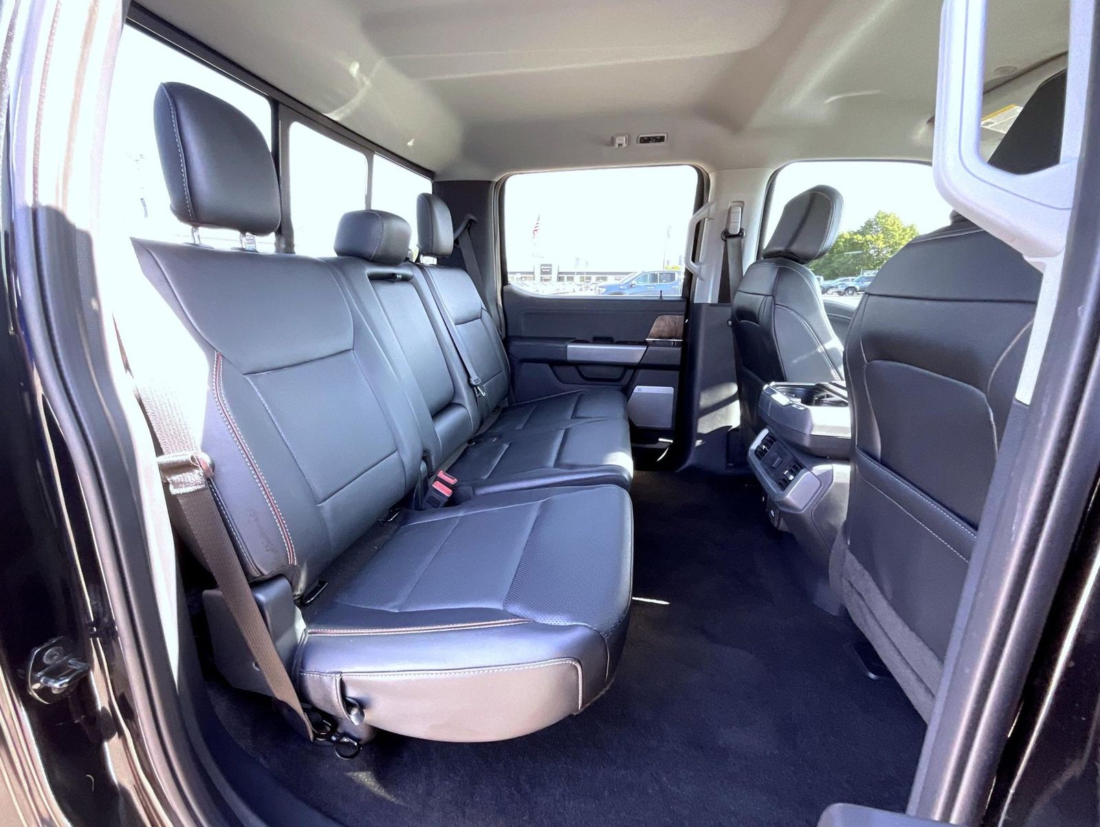 2022 Ford F-150 Lariat photo 18