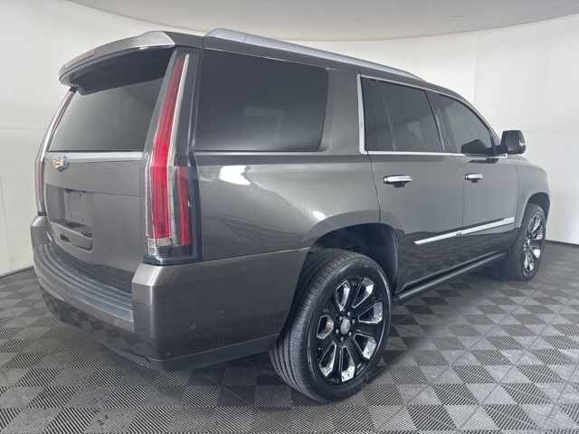 2020 Cadillac Escalade Platinum photo 3