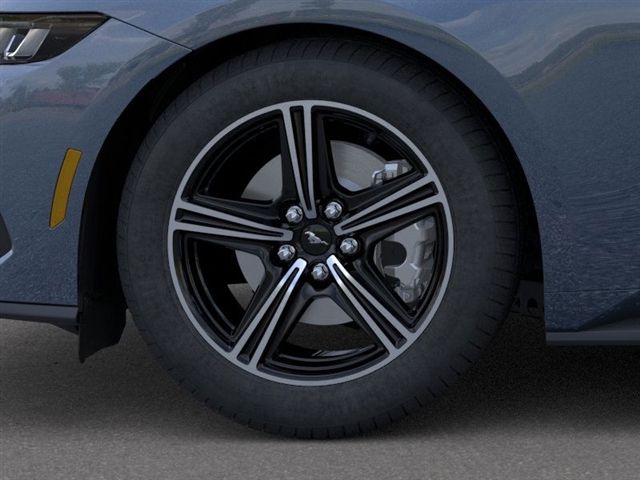 2025 Ford Mustang EcoBoost photo 18
