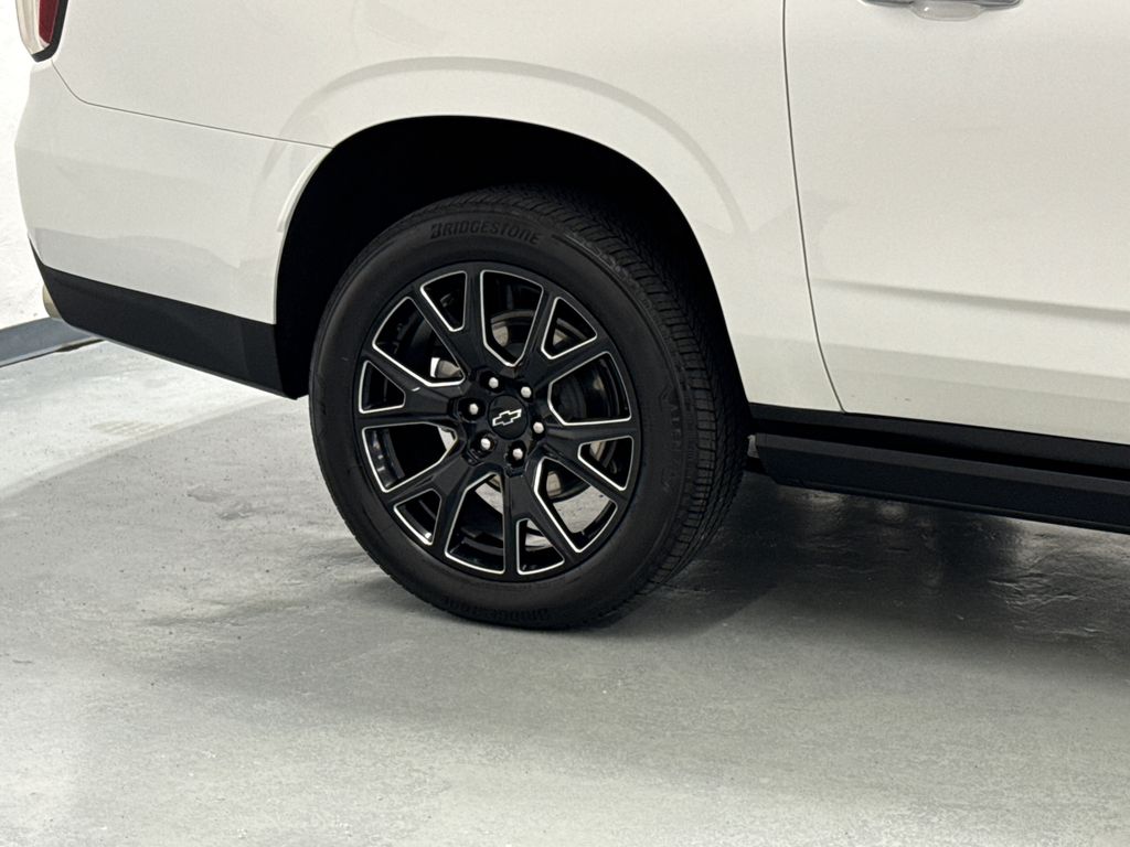 2024 Chevrolet Suburban High Country photo 9