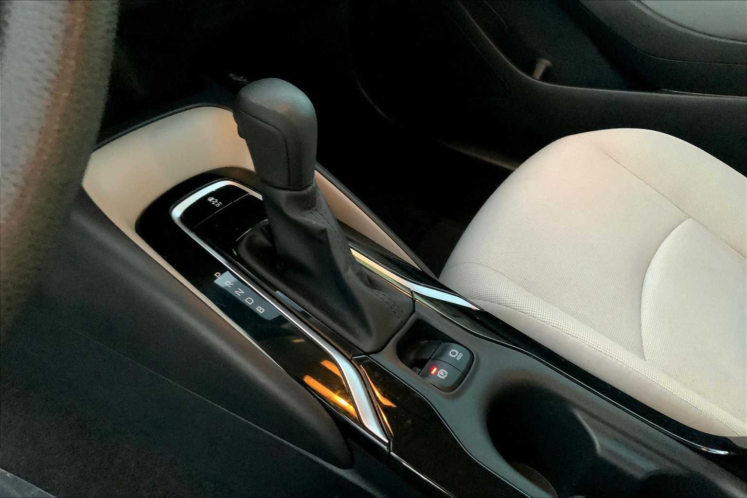2022 Toyota Corolla LE photo 14