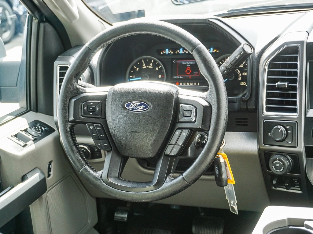 2016 Ford F-150 XLT photo 16