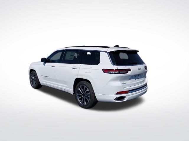 2025 Jeep Grand Cherokee Overland photo 17