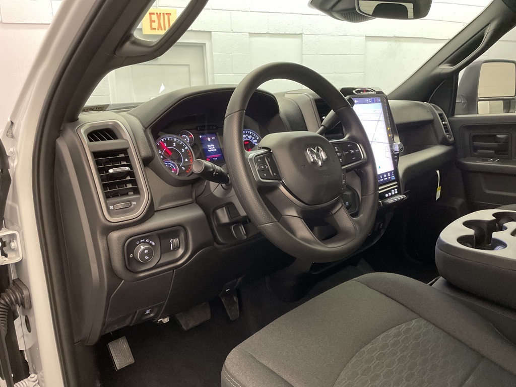 2025 Ram 2500 Tradesman photo 11