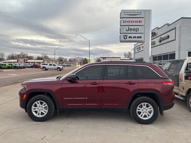 2025 Jeep Grand Cherokee Laredo's photo