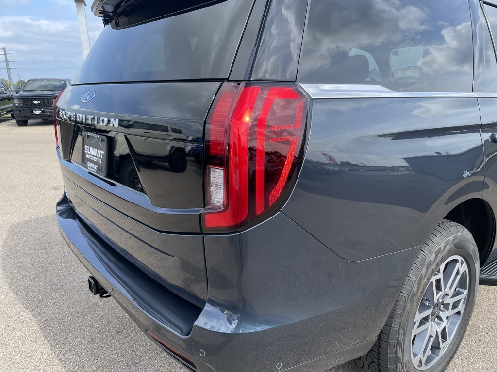 2025 Ford Expedition photo 39