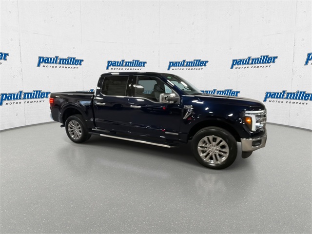 2025 Ford F-150 Lariat photo 2