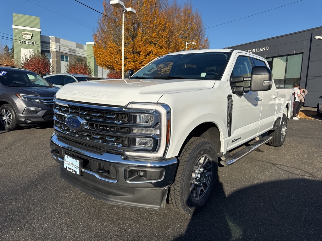 2025 Ford F-350 Lariat photo 3