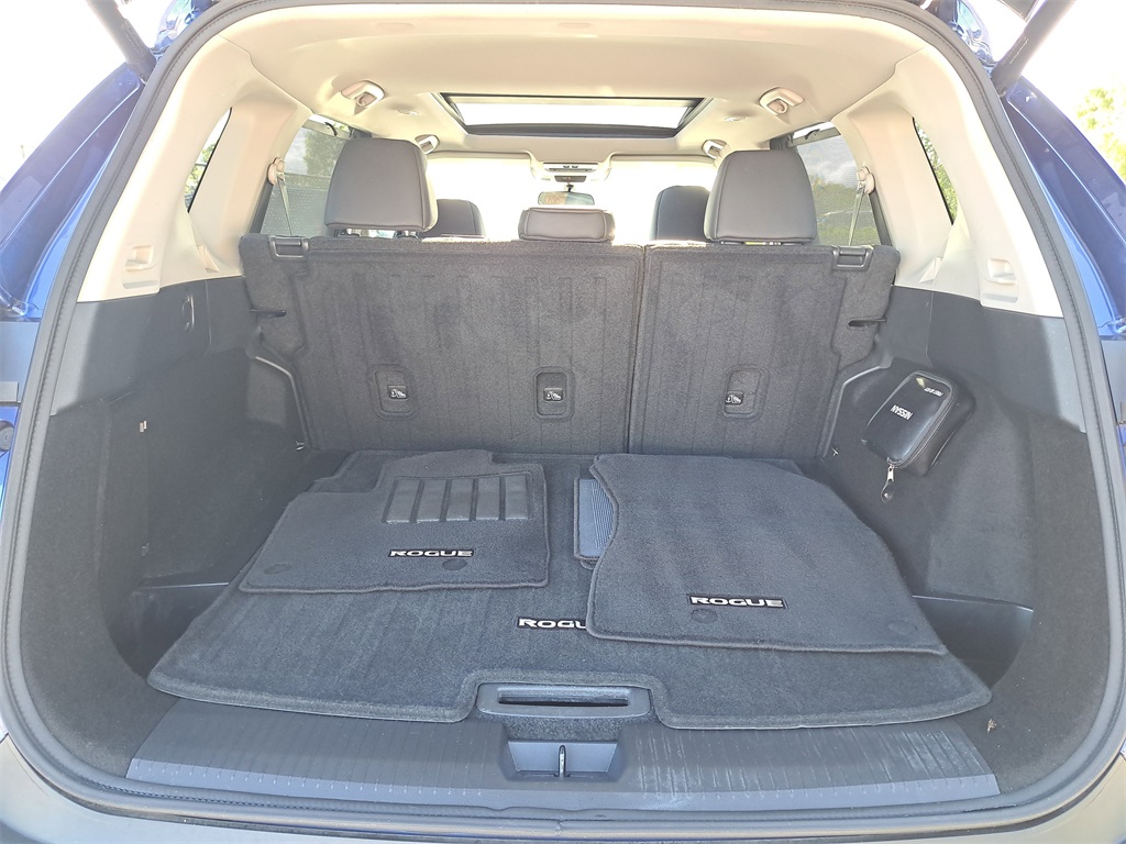 2021 Nissan Rogue SV photo 10