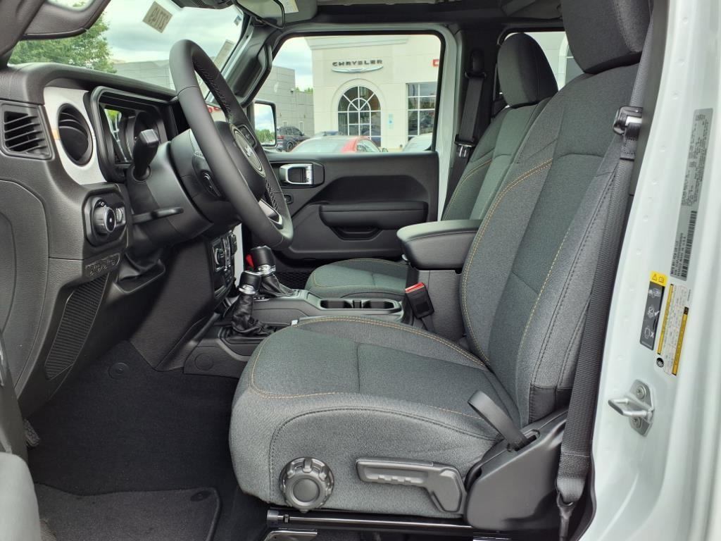 2025 Jeep Wrangler Sport S photo 3