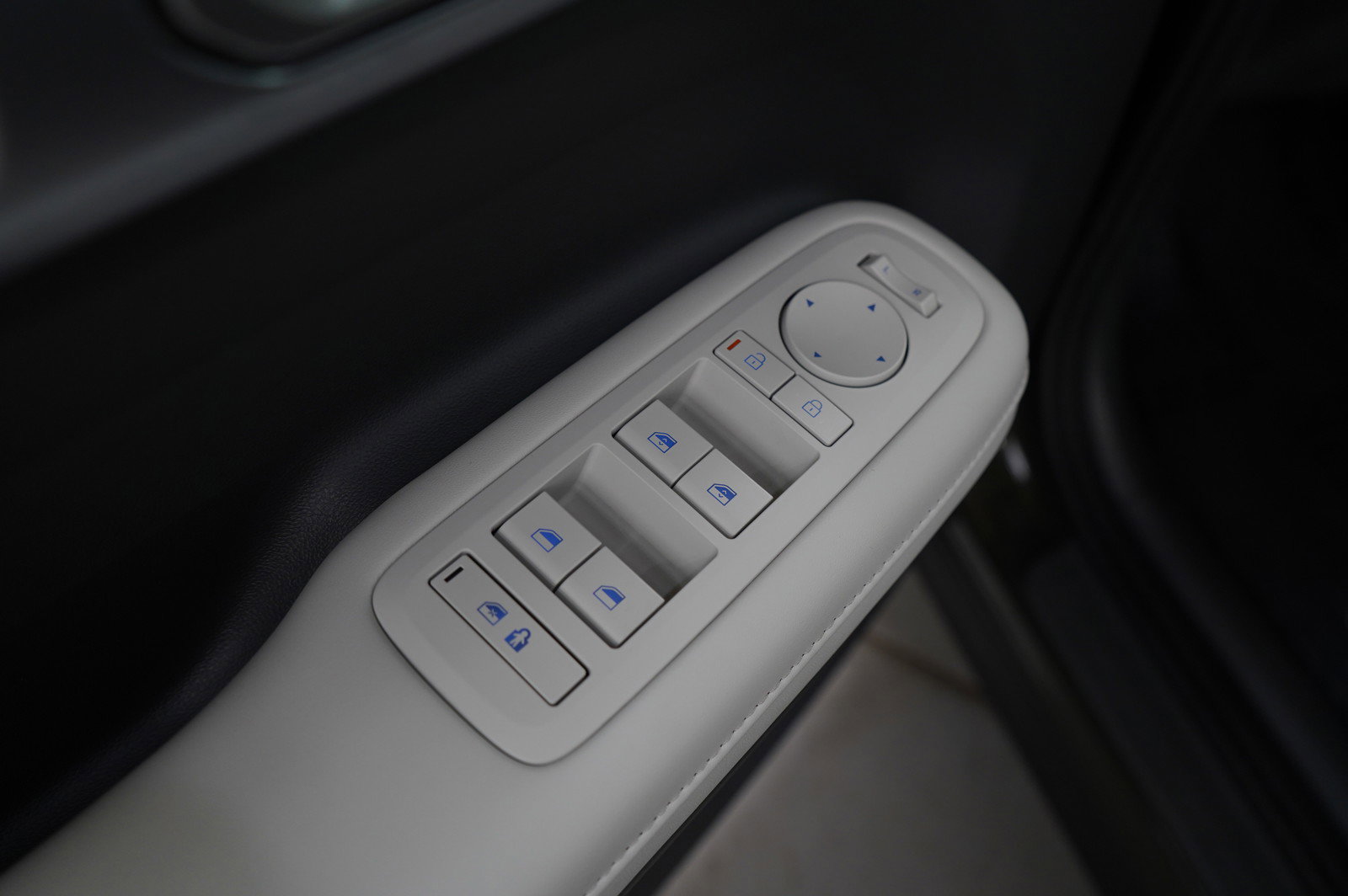 2025 Hyundai Santa Fe SEL photo 19