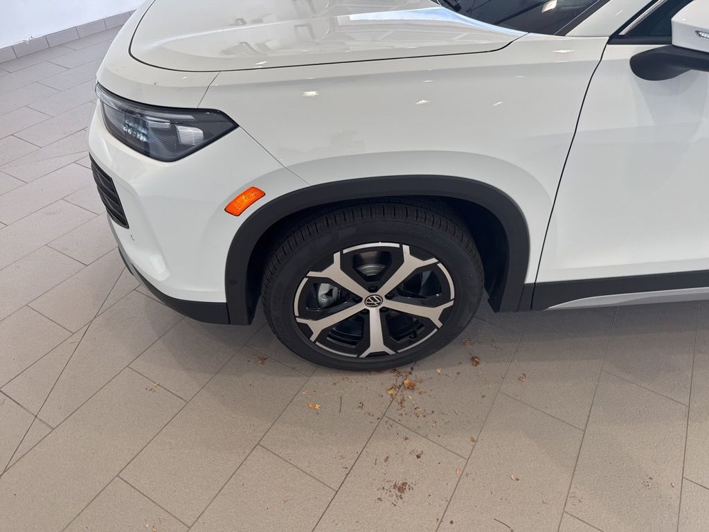2025 Volkswagen Tiguan SE photo 9