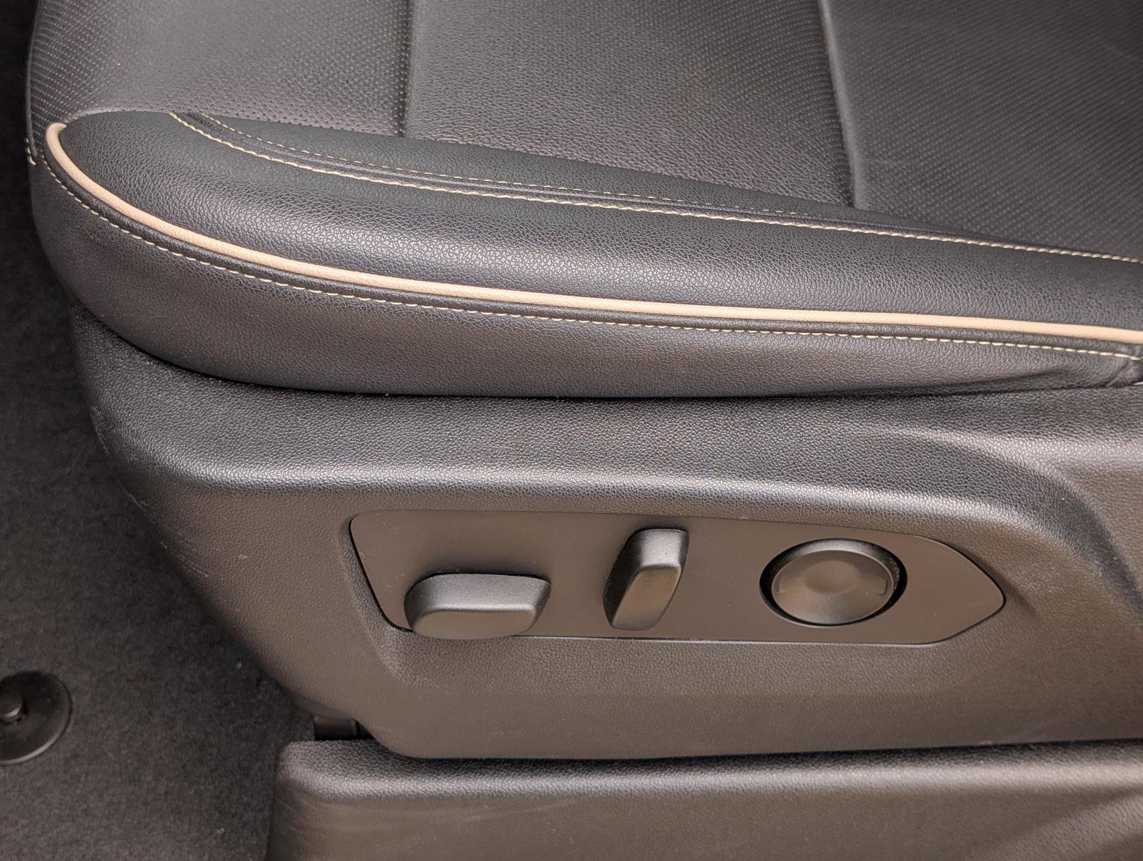2022 Gmc Yukon SLT photo 27