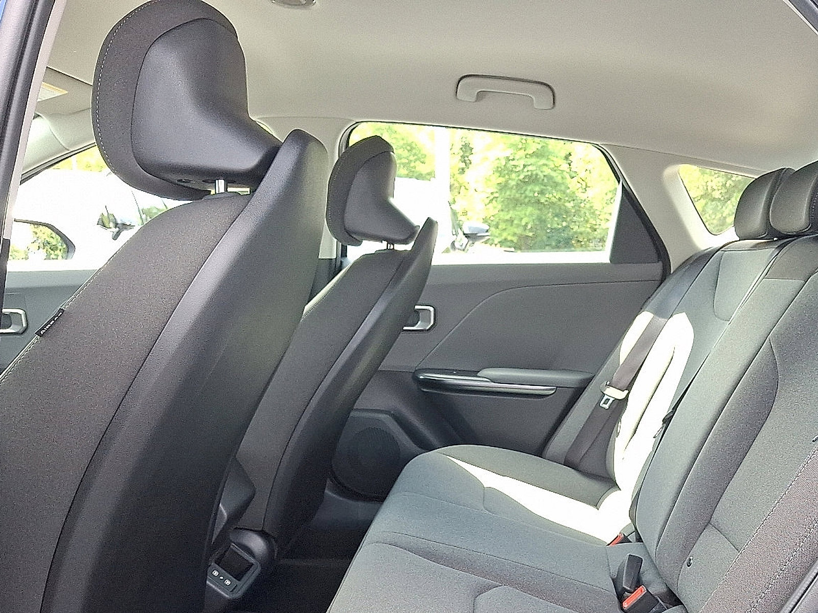 2025 Kia K4 LXS photo 6