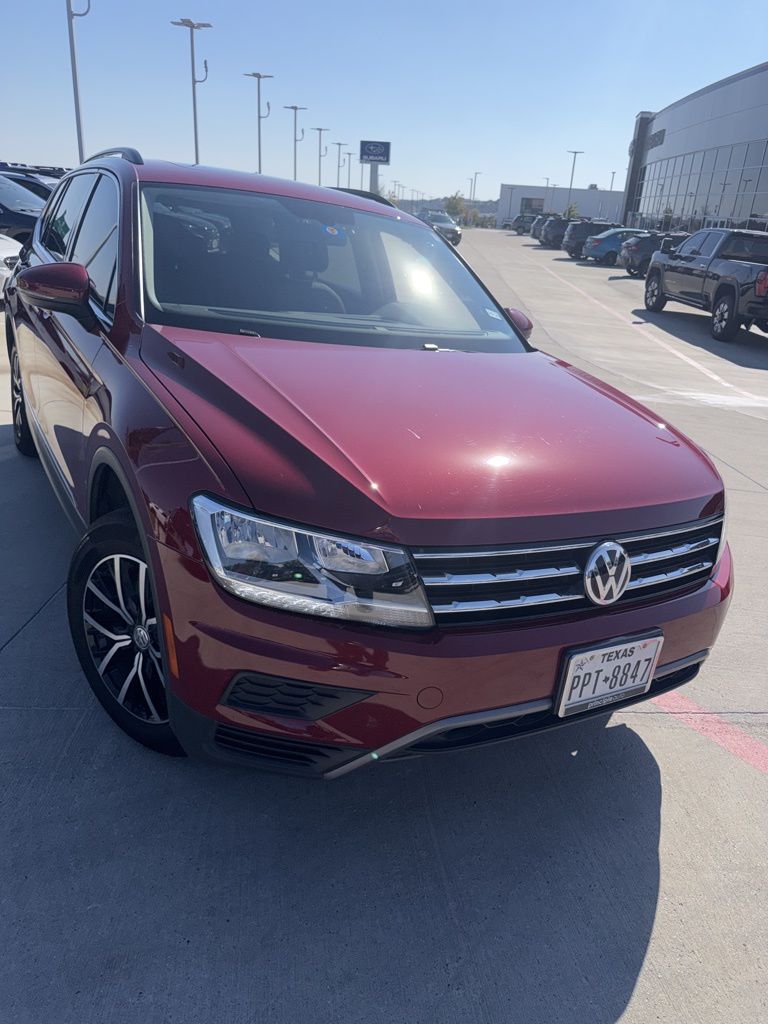 2021 Volkswagen Tiguan SE photo 2