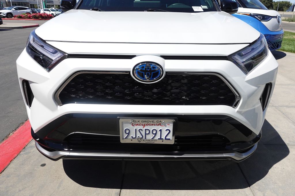 2023 Toyota RAV4 Prime XSE photo 3