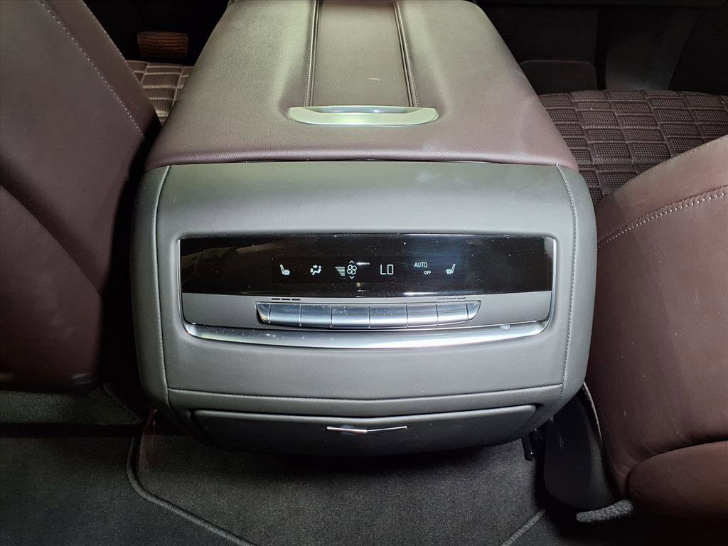 2024 Cadillac Escalade ESV Sport Platinum photo 8
