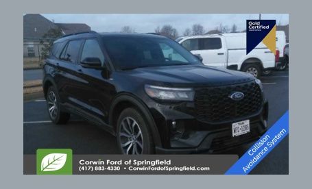 2025 Ford Explorer ST Line's photo