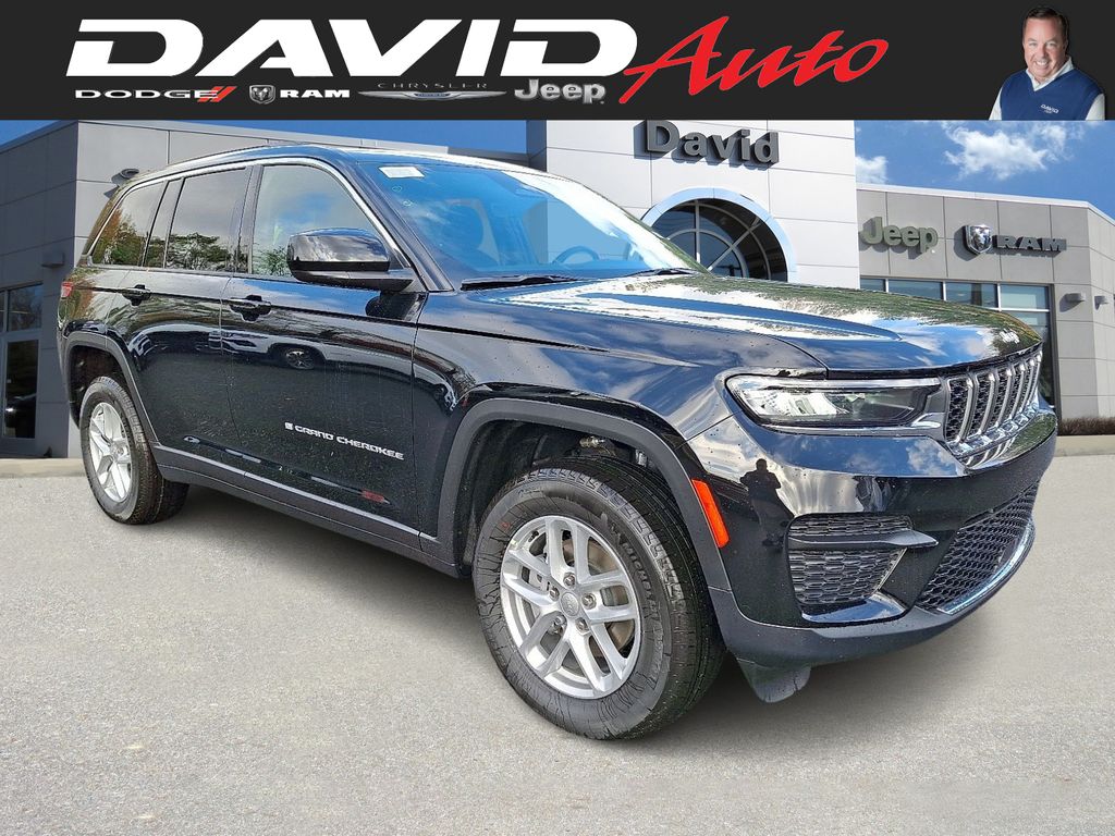 2025 Jeep Grand Cherokee Laredo's photo