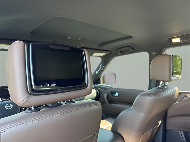 2021 Nissan Armada Platinum photo 21