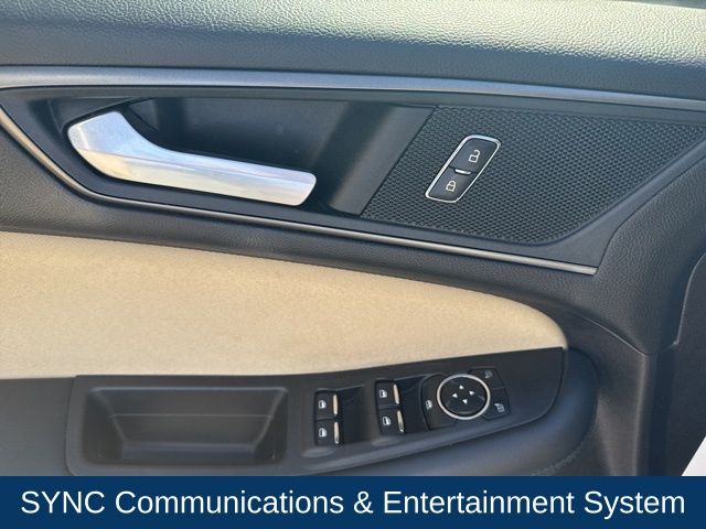 2019 Ford Edge SE photo 12