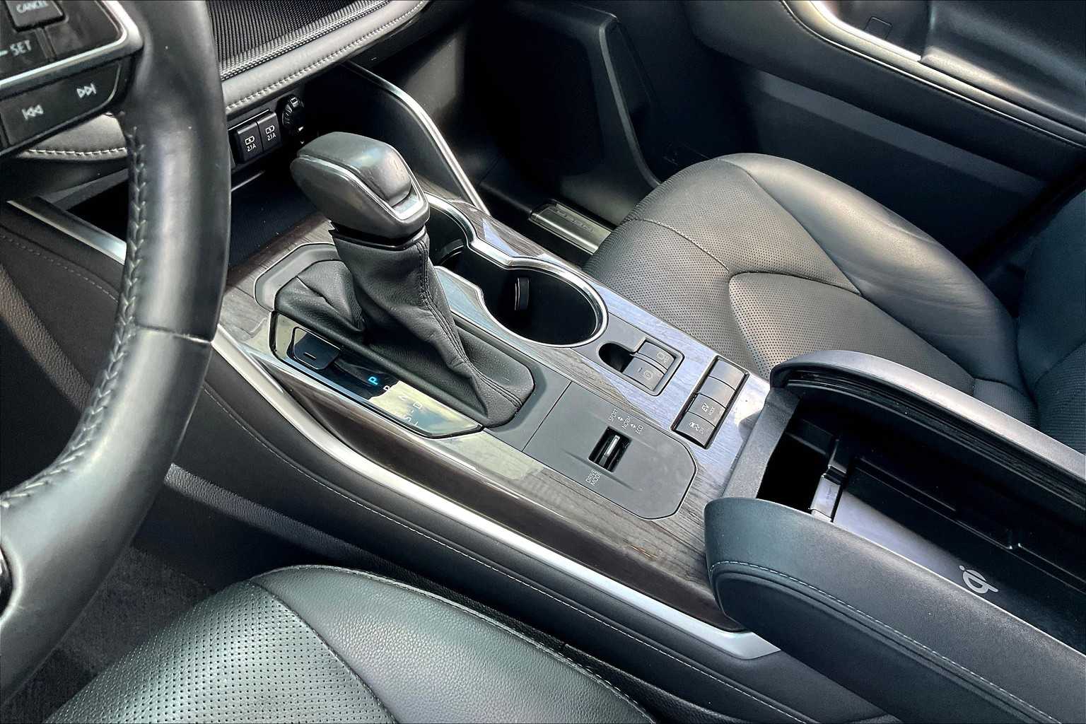 2021 Toyota Highlander Hybrid Limited photo 14