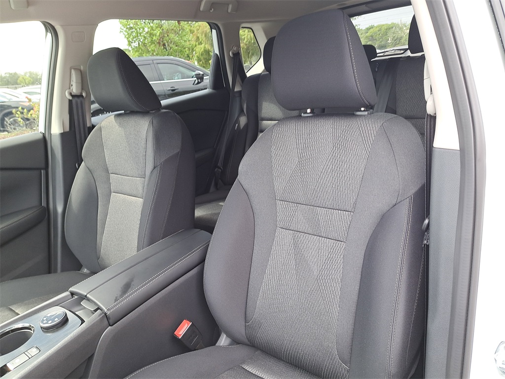 2026 Nissan Rogue SV photo 20