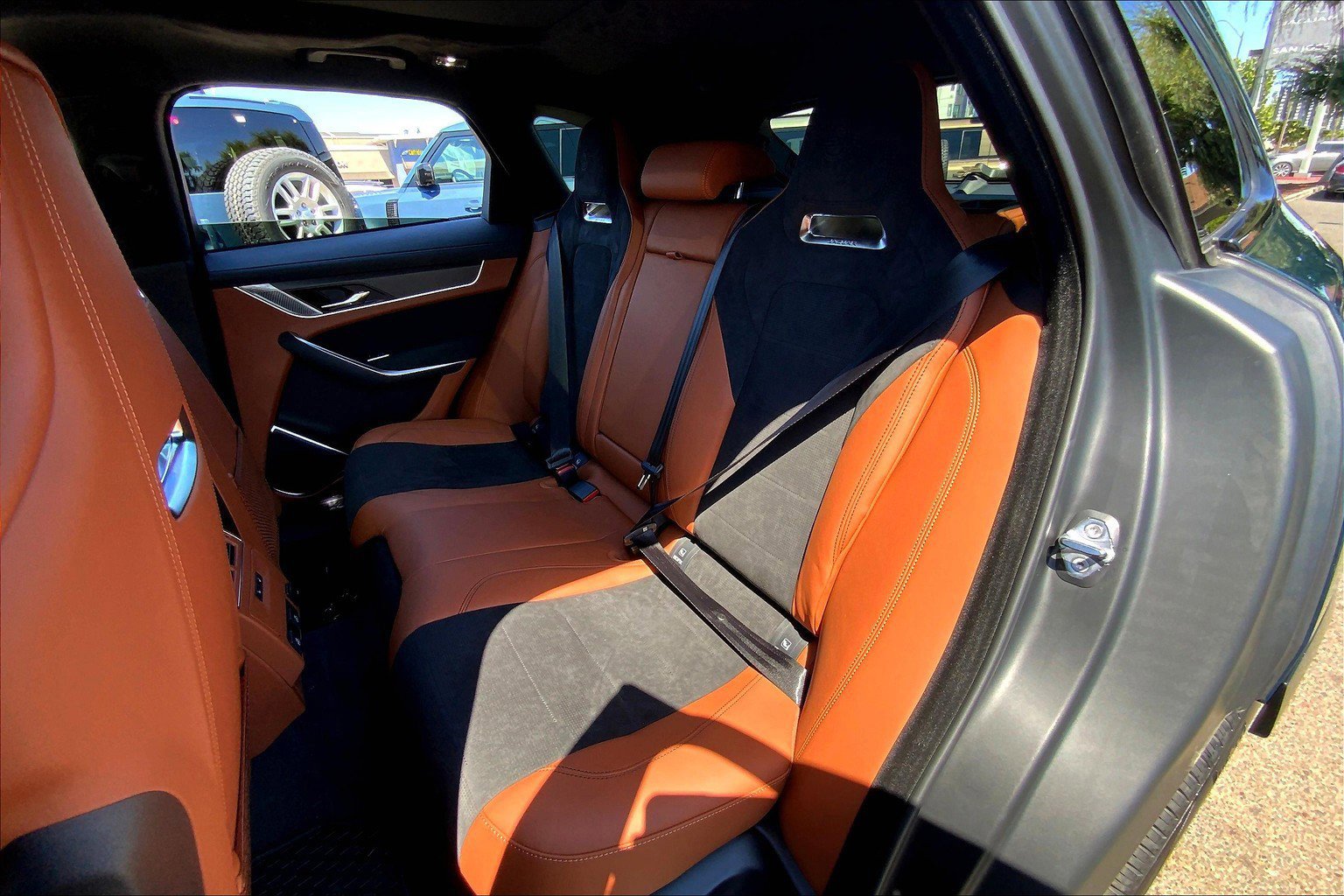 2026 Jaguar F-PACE SVR photo 10