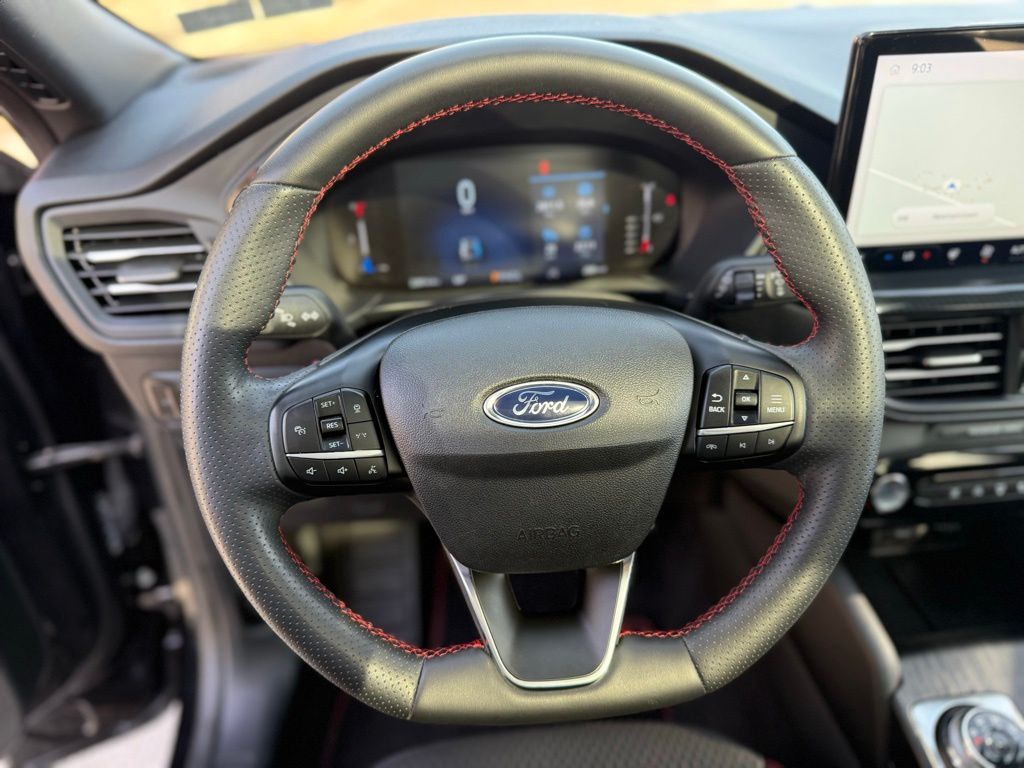 2023 Ford Escape ST-Line photo 14