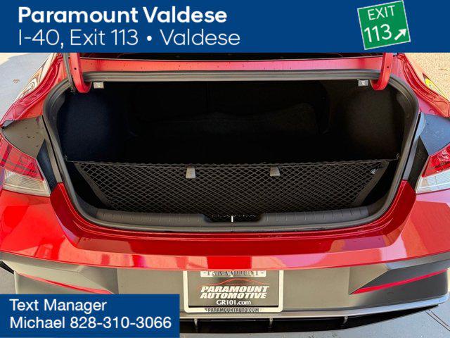 2026 Hyundai Elantra SEL Sport photo 3