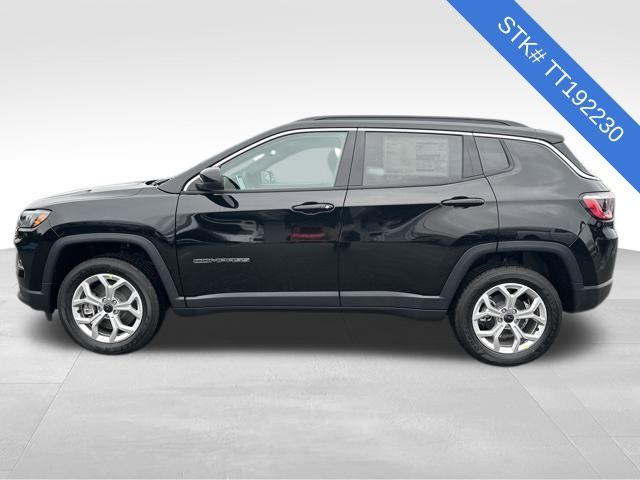 2026 Jeep Compass Latitude photo 4